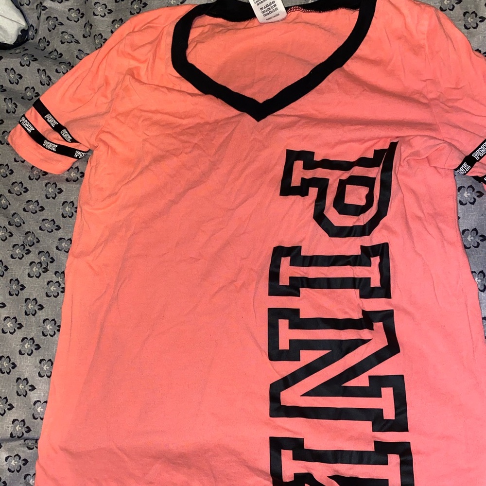 Pink vs shirt